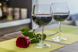 Valentine’s Stains… How To Remove Red-Wine And Chocolate!